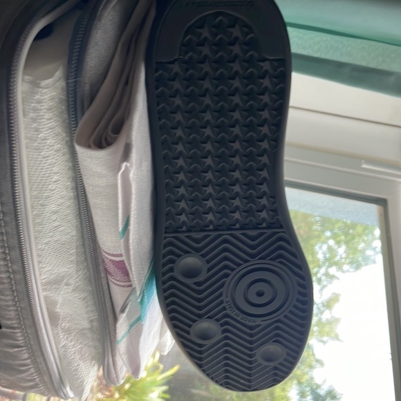 Golden goose in MINT CONDITION never worn - Picture 6 of 6